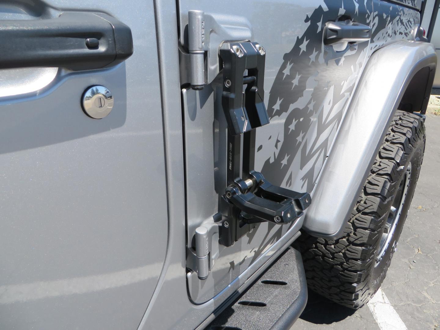 2021 SILVER /BLACK Jeep Wrangler Unlimited Rubicon 4XE 4d SUV 4wd (1C4JJXR63MW) with an 2.0L L4 DOHC 16V TURBO engine, automatic transmission, located at 2630 Grass Valley Highway, Auburn, CA, 95603, (530) 508-5100, 38.937893, -121.095482 - Impressive 4xe Rubicon with a ton of extras that include Fox 3.0 internal bypass front and rear shocks, 315 BFG KO2 tires, Warn winch, Factor 55 Ultra hook, Front bumper stinger, Rigid Pods on front bumper, Rigid A series lights in the roof rack, DV8 lockable hood pins, Westin Running boards, Fury d - Photo#18